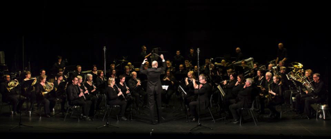 Eirik Bøhn Berntsen dirigerer Hovin Musikkorps